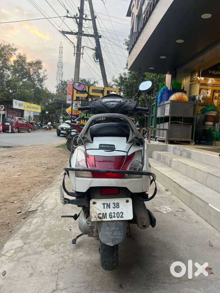 Single owner, 79000kms driven. Slightly negotiable. Ready to use