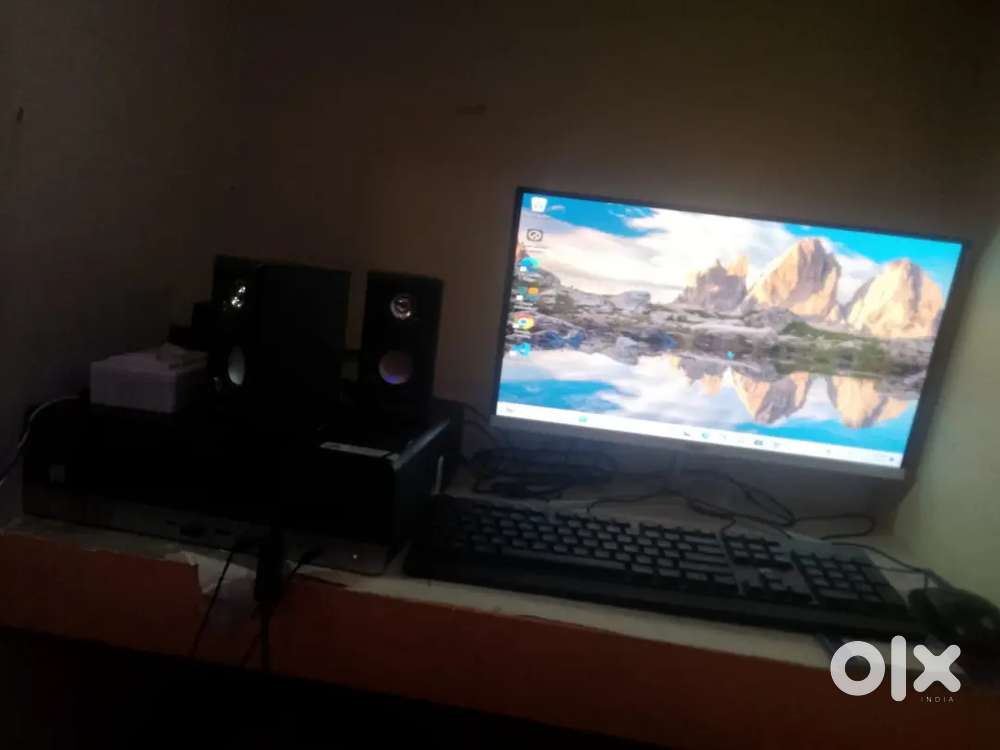 Ram 16 gb ssd 512 gb processor core i5 monitor 24 inch display ups key