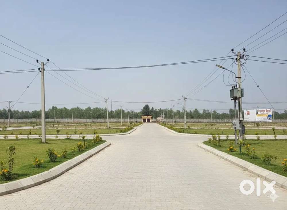 100 gaj plots in very effective prices me available hai