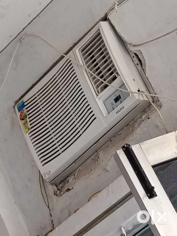Voltas Ac 1 years old not so much used