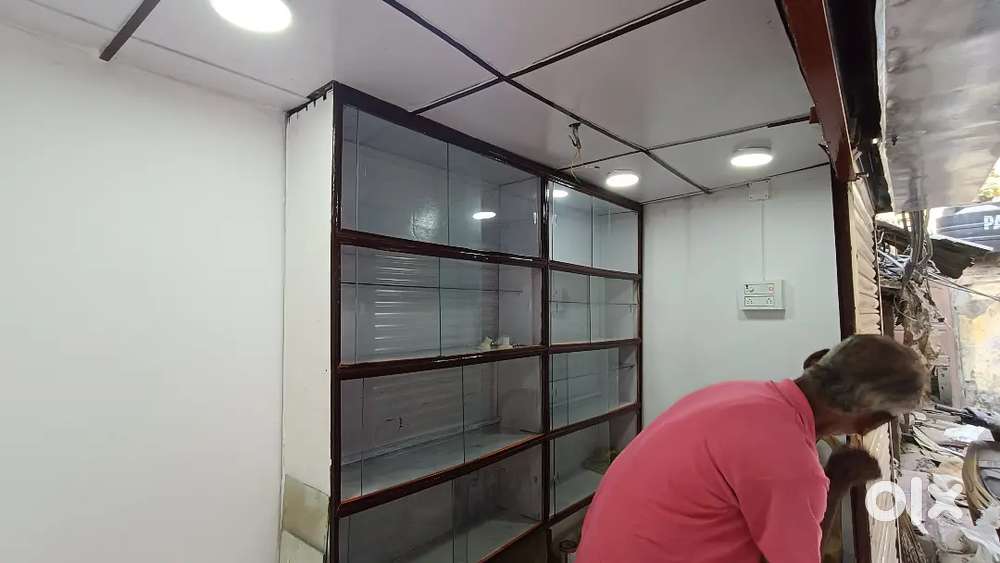 Rent new renovated shop