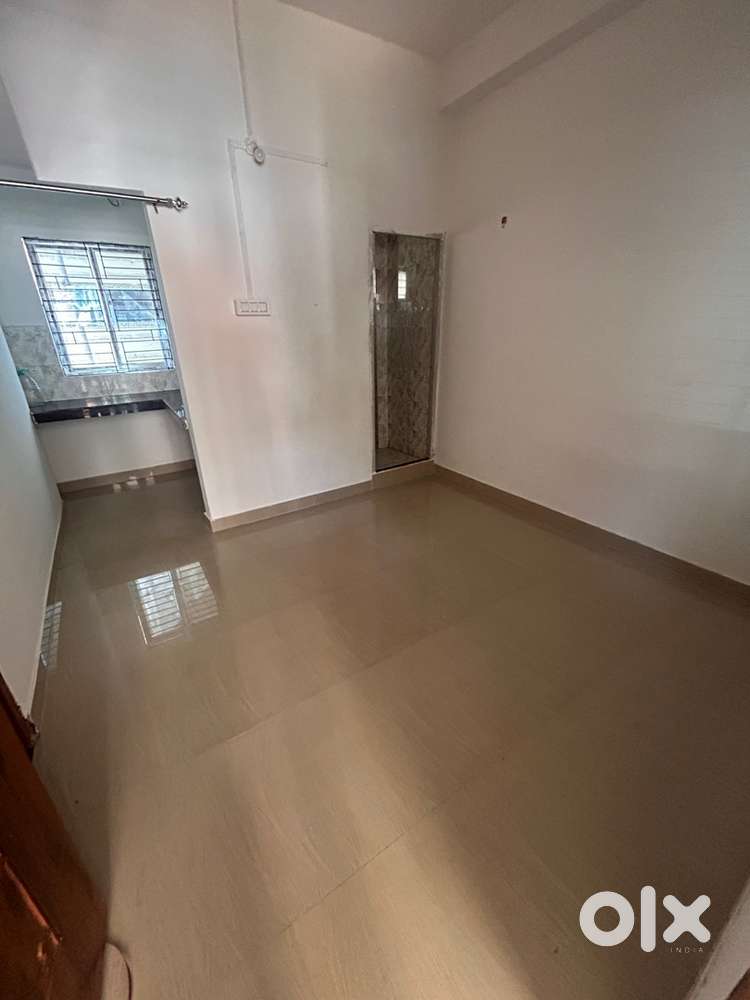 Couple friendly single room