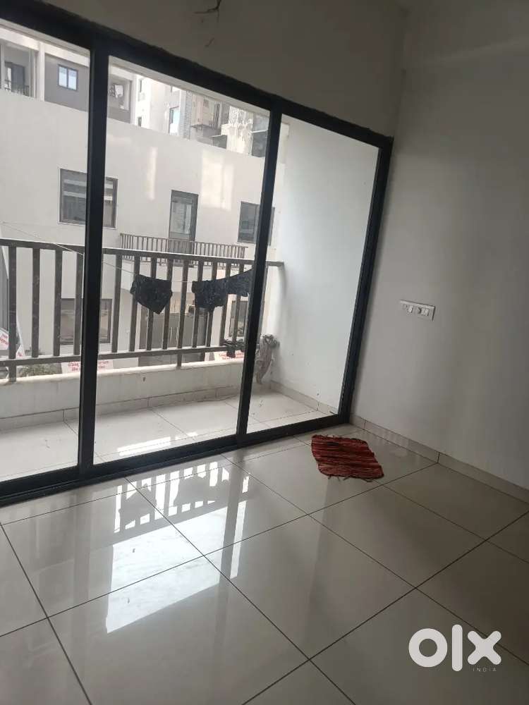 I need one roommatea with room