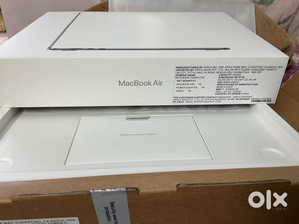Macbook air M2 15 inch 256 8GB