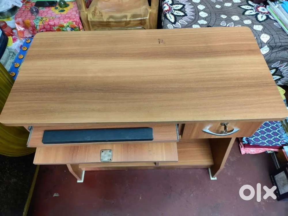 Computer Table New Condition