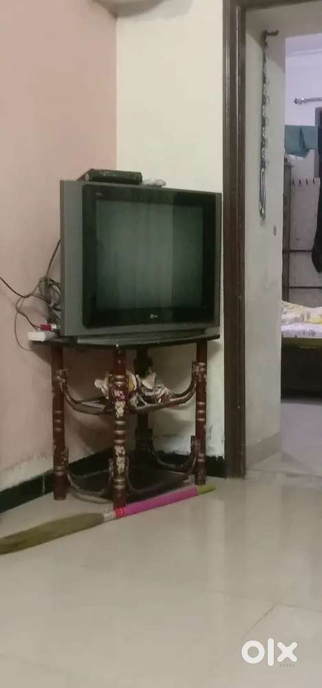 32 inch colour tv