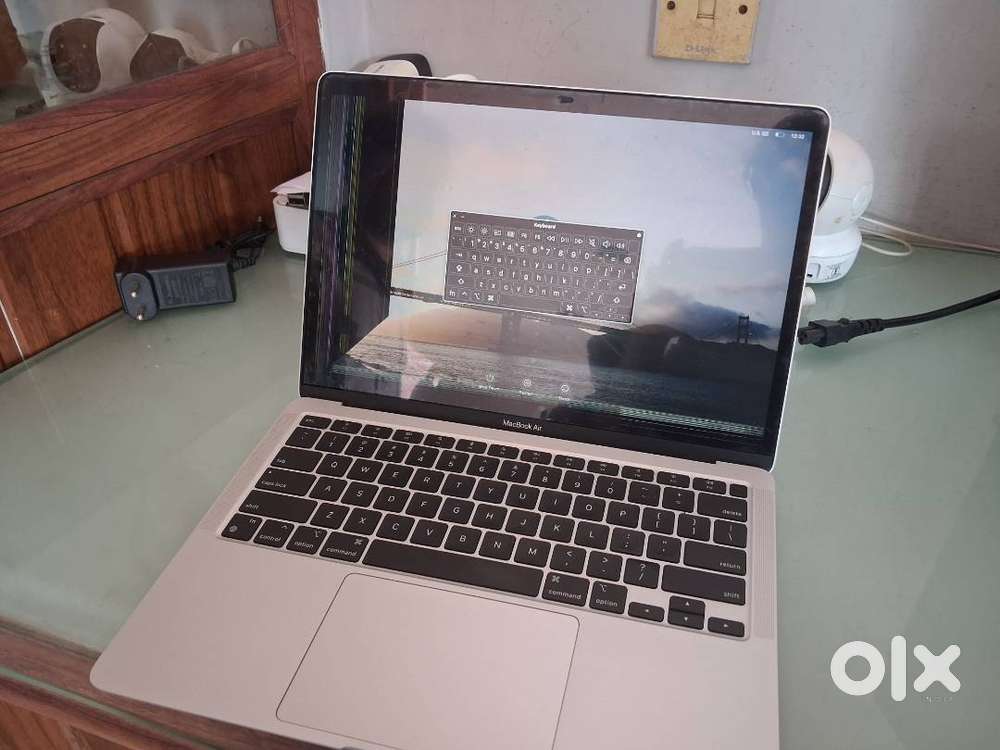 Macbook Air with partly damaged screen