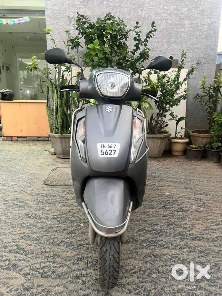 Access 125 disk scooty