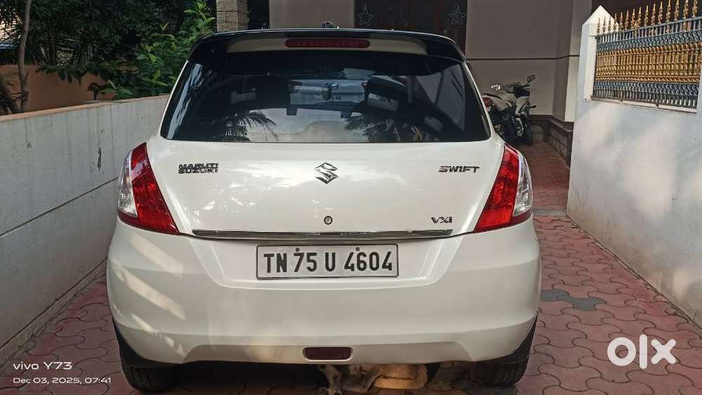 Maruti Suzuki Swift VXi + Manual, 2015, Petrol
