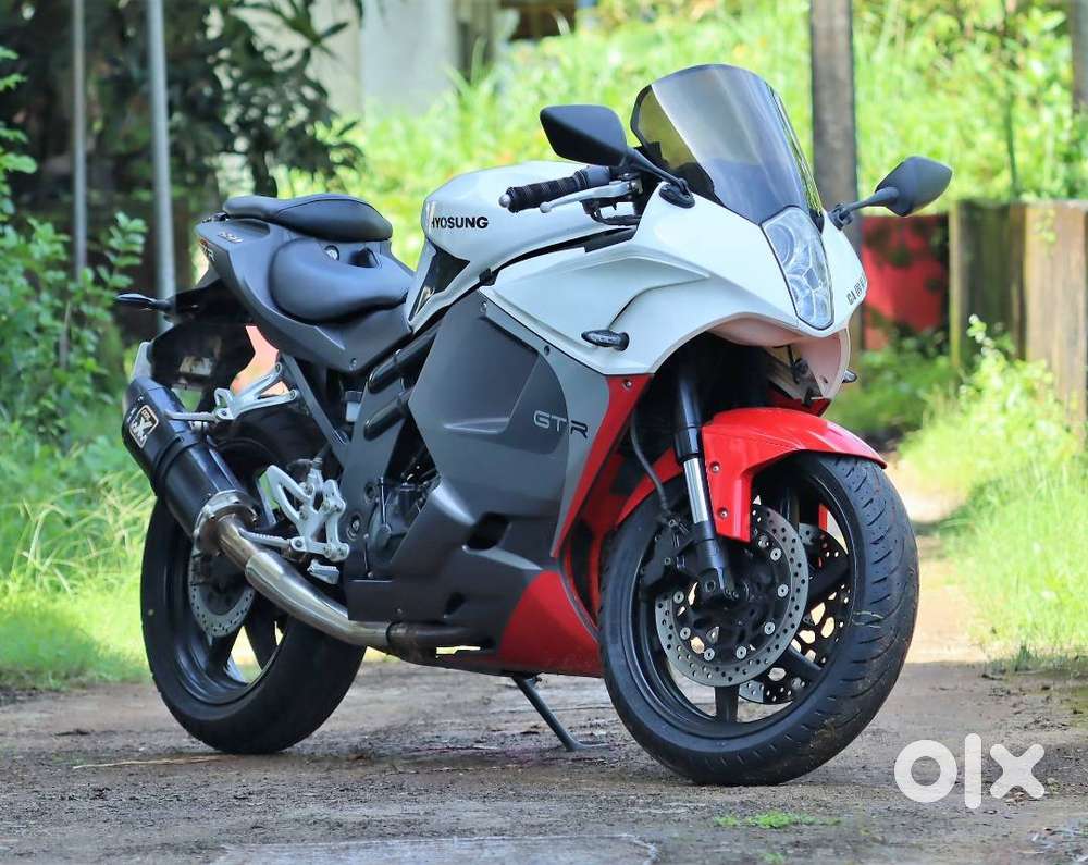 Hyosung GT650R (2016)