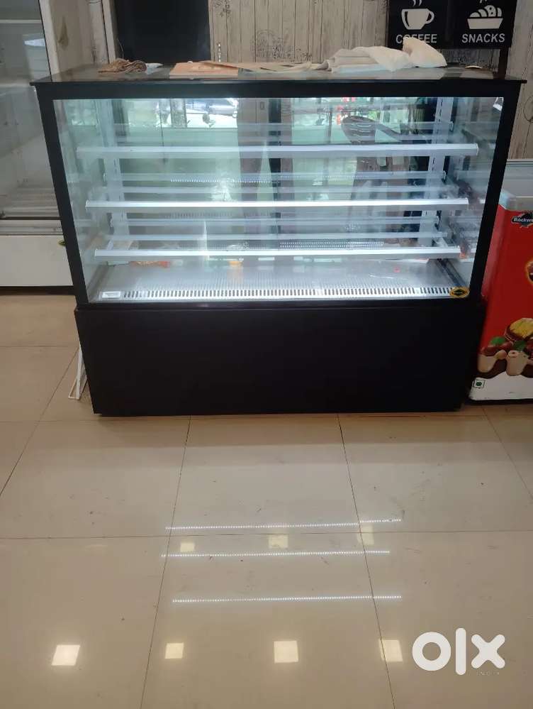 UNUSED 5ft WESTERN PASTRY & MITHAI DISPLAY COLD COUNTER FOR BAKERY