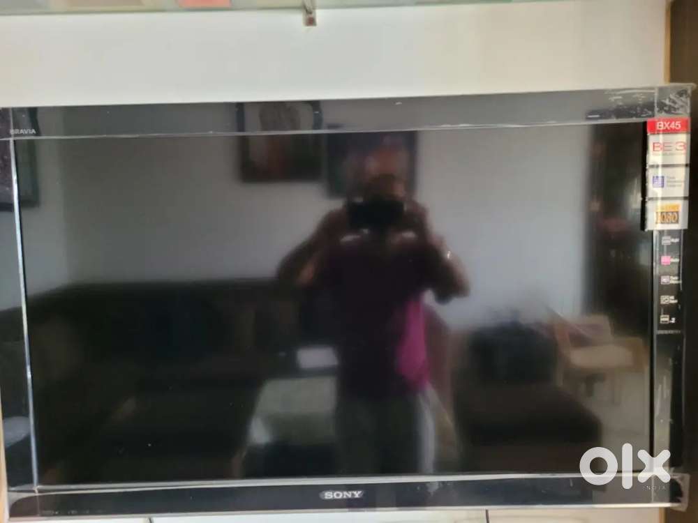 Sony Bravia - LCD TV ( Big LCD TV) B×45