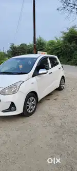 2017 grand i 10 showroom condition car h