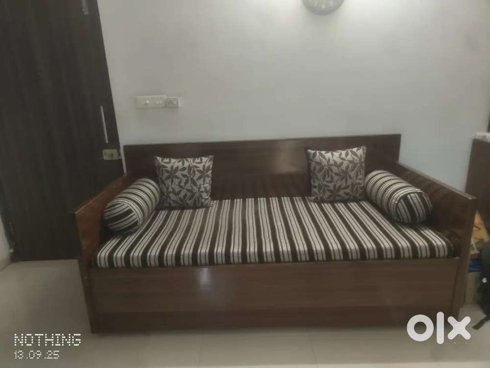 Diwan Set with matress , cushion and loads