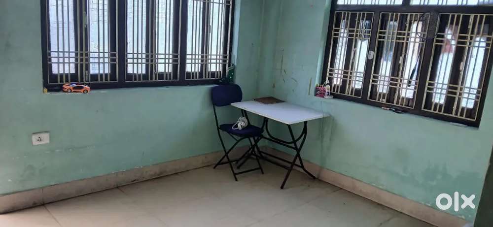 Private Room Available for Female in 2BHK  Rent ₹4000 (Shared Flat)