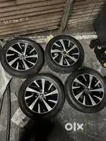 Innova crysta 17inch alloy and tyre