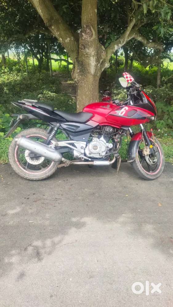 Pulsar 220