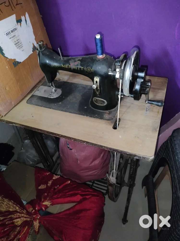 Sewing machine for sale