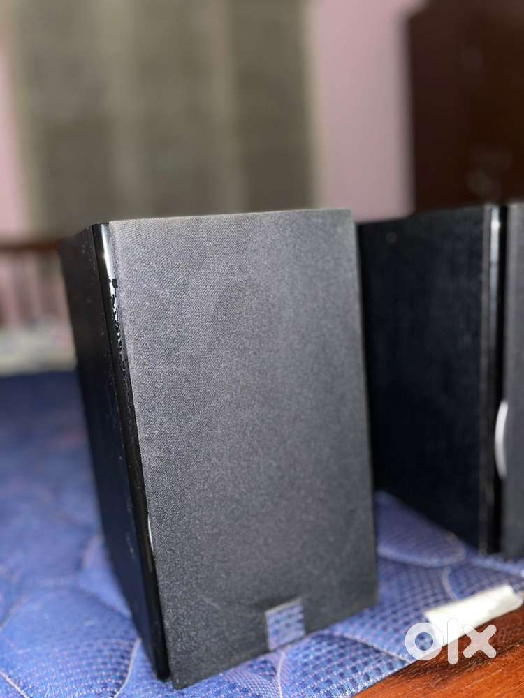 High end Home-theatre speakers.