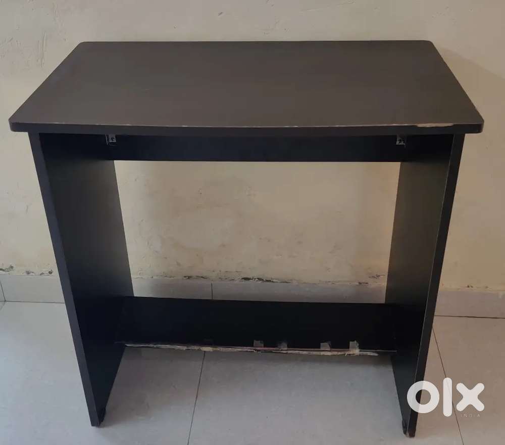 Wooden study/computer table