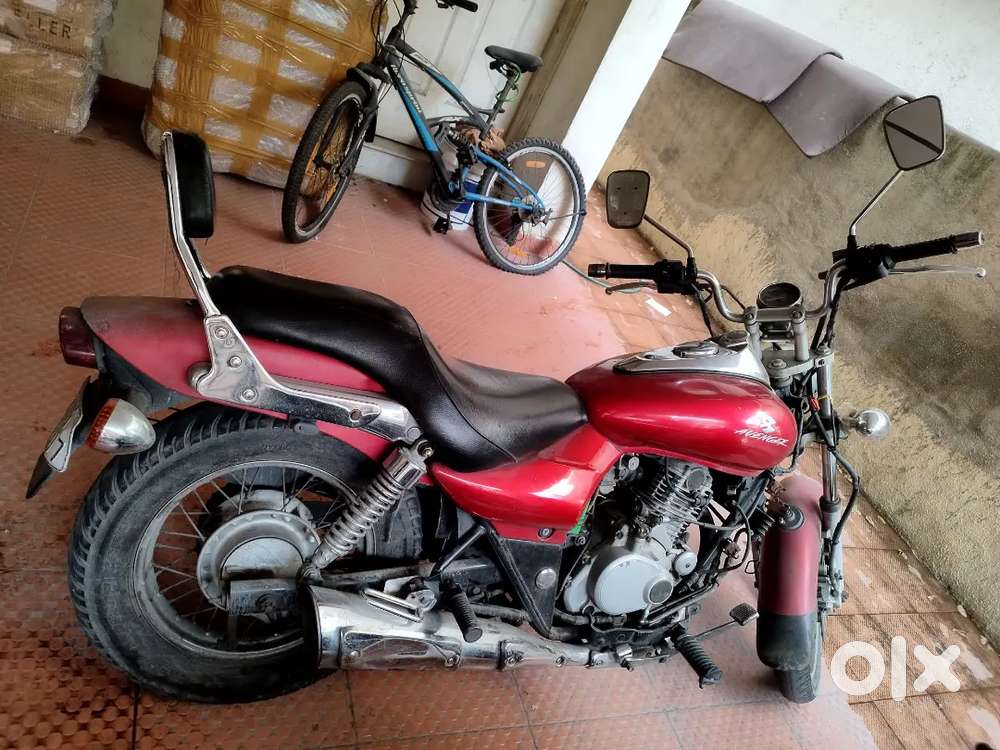 Bajaj avenger 220 cc