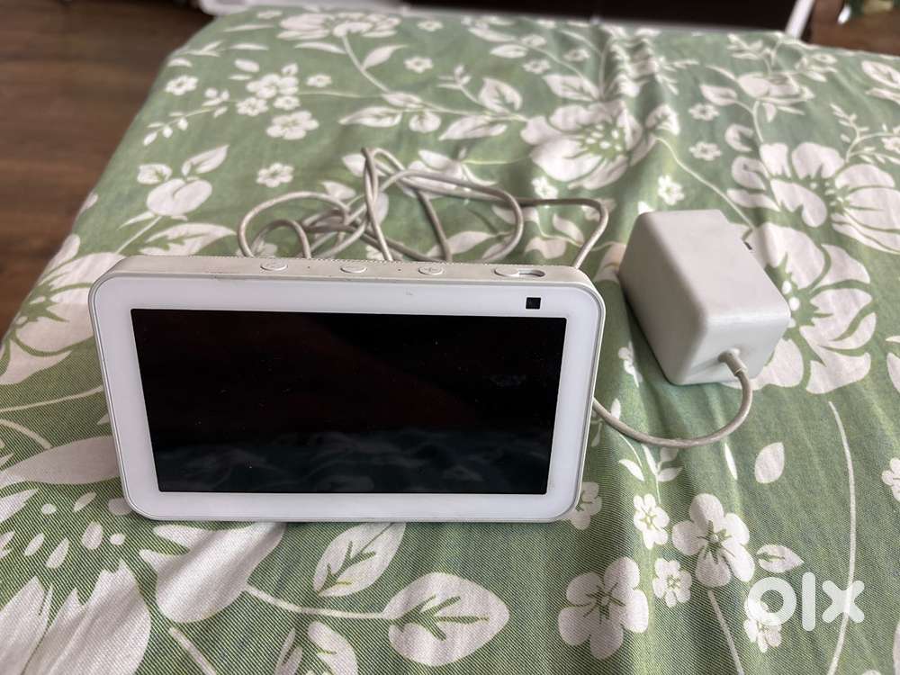 Amazon Alexa Echo 5 With Screen in Perfect Condition