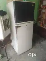 Double door refrigerator