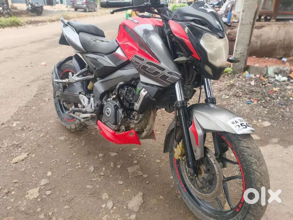 Bajaj NS 200 - Red & Black -  Neat condition - With Clear Documents