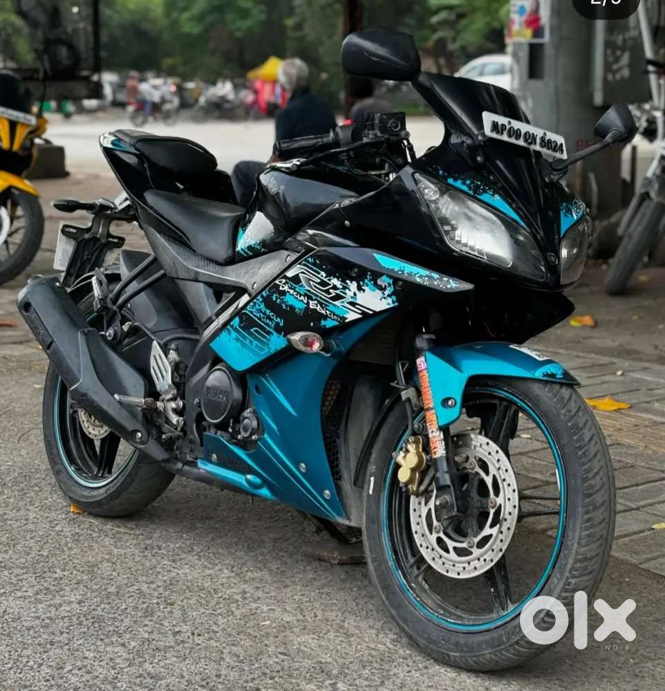 Yamaha R15 v2