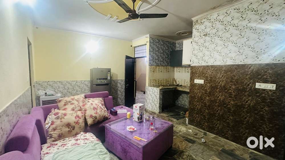 1bhk furnished flat near by metro