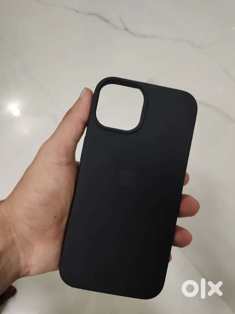 Apple iPhone 15/14/13 silicone cover/case.