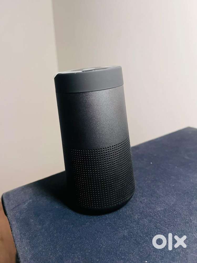 Excellent condition Bose revolve 2 Bluetooth speaker
