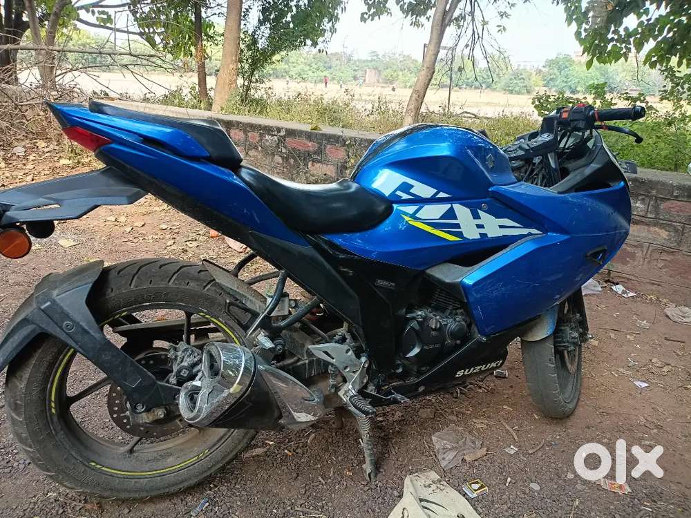 Gixxer sf sports 2022  best price top notch condition well maintained