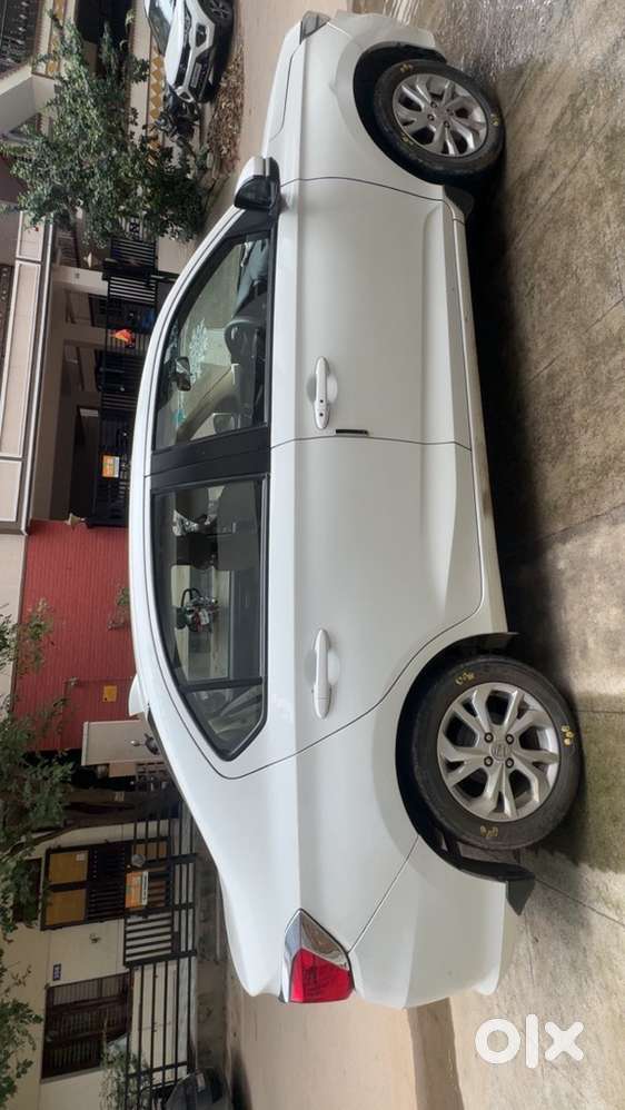 Doctor driven Honda Amaze 2022 Petrol Well Maintained