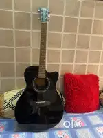 Guitar rare used with cover