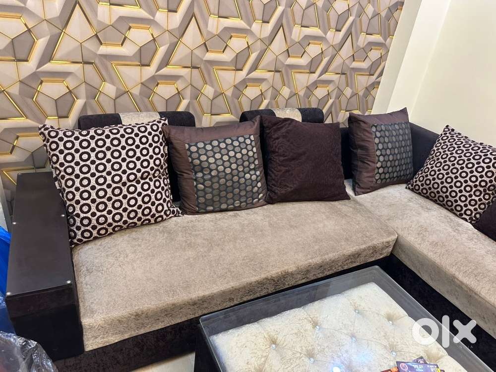 L-shaped sofa set with center table