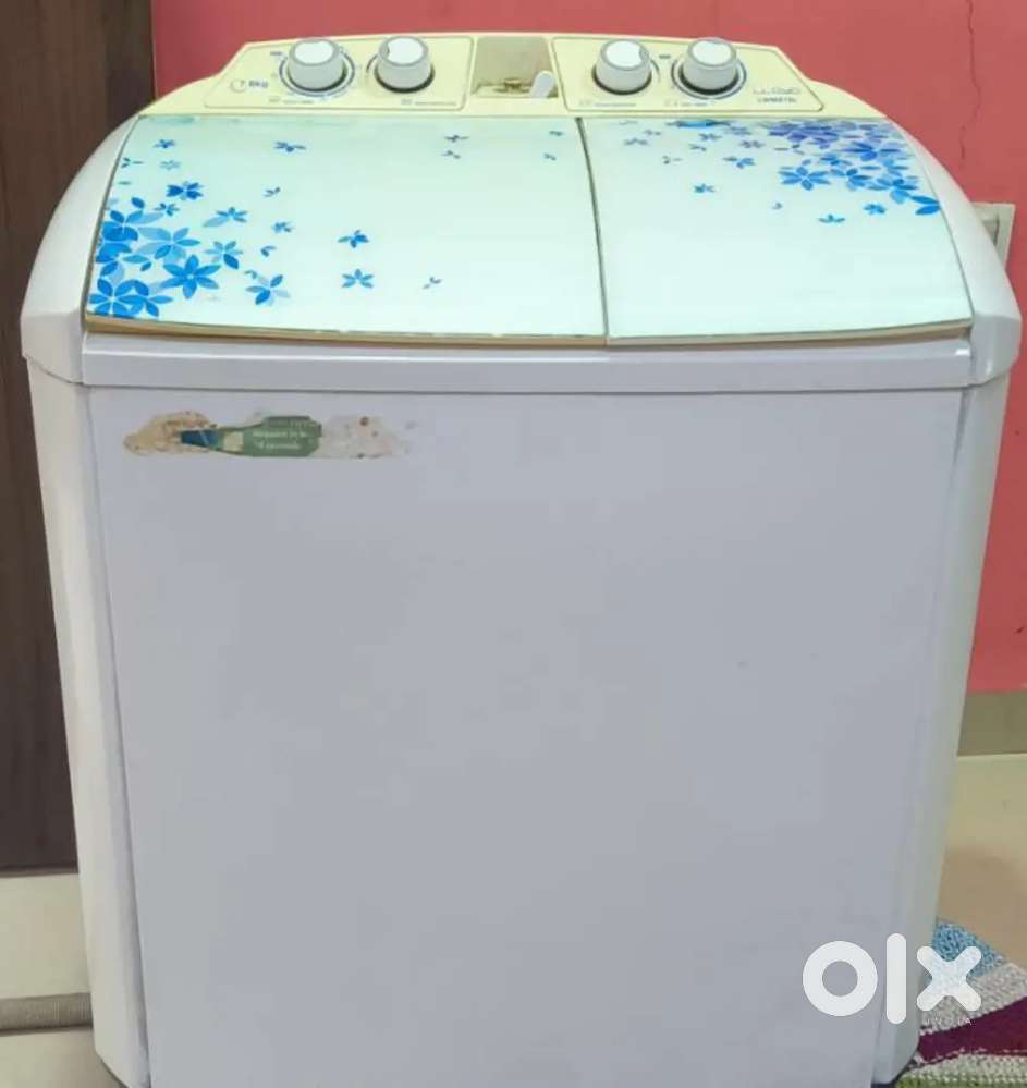 Lloyd Semi Auto Washing Machine