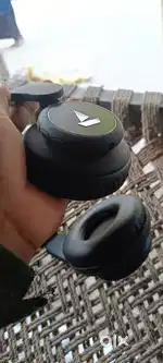 Boat rockerz450   10 day hua hai liye new hai bilkul