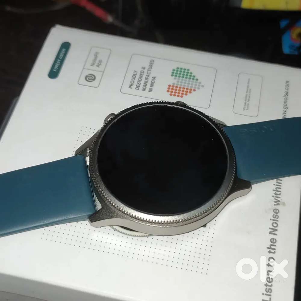 Noise halo smartwatch 20 days old