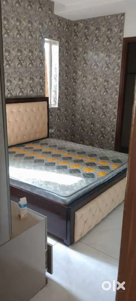 3BHK Furnished with Lift Peer muchalla Adjoining sector 20