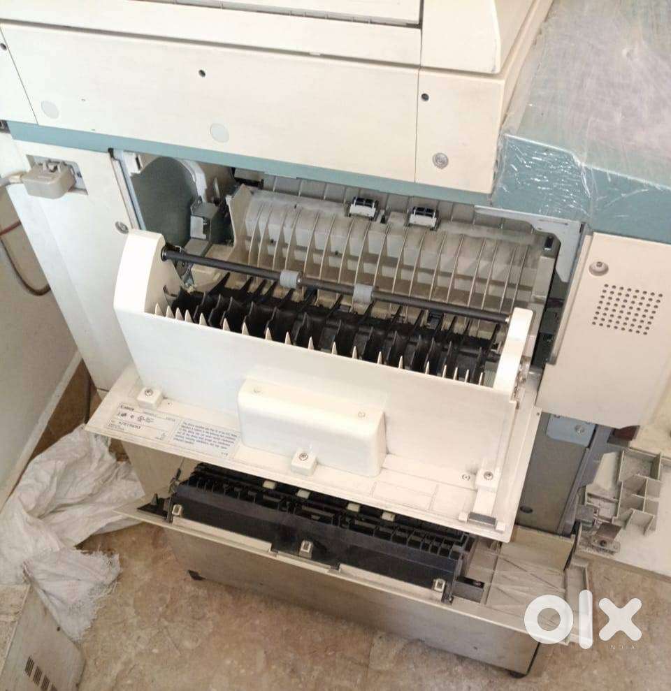 CANAN IR 3320I  A4 TO A3 B/W XEROX 1 RC MACHINE SALE  GOOD WORKING.