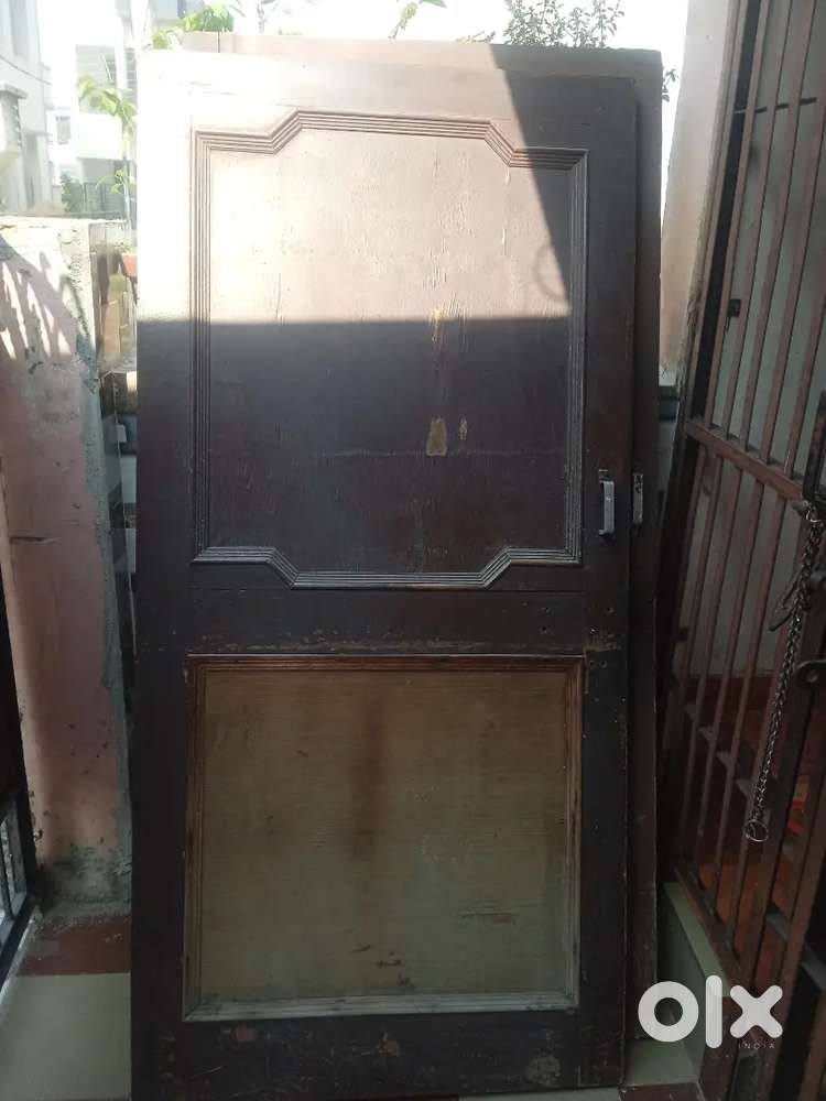 Wooden door(75×36)