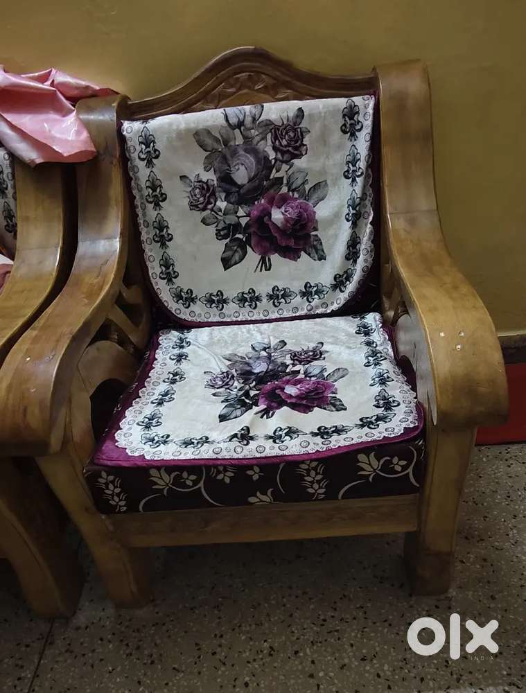 Wooden sofa set 3+1+1 in good condition