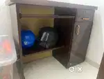 SELLING MY OFFICE TABLE