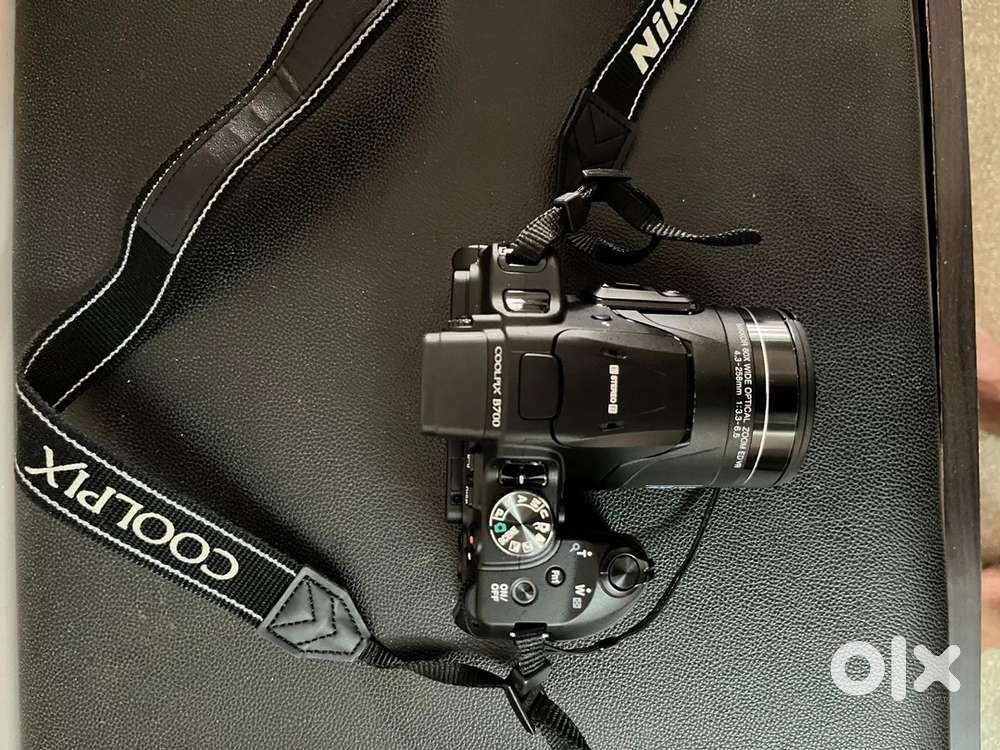 Nikon Coolpix B700