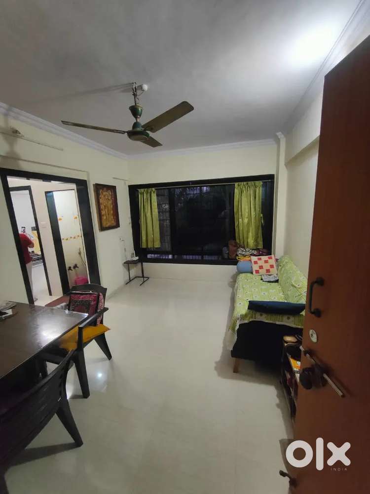 1bhk empty flat on malad link road near flag hotel