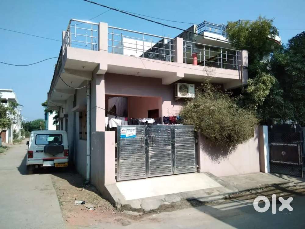 Indipendent 4 BHK housing board colony