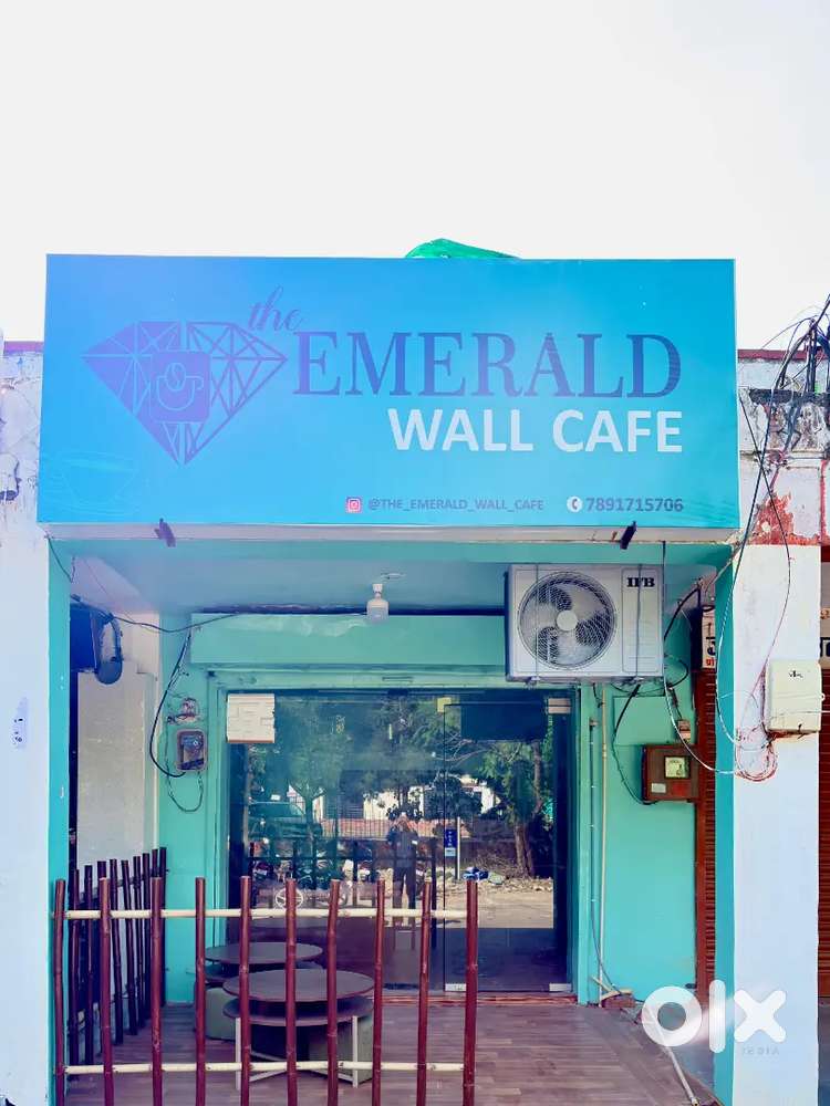 Cafe chitrakoot stadium me h