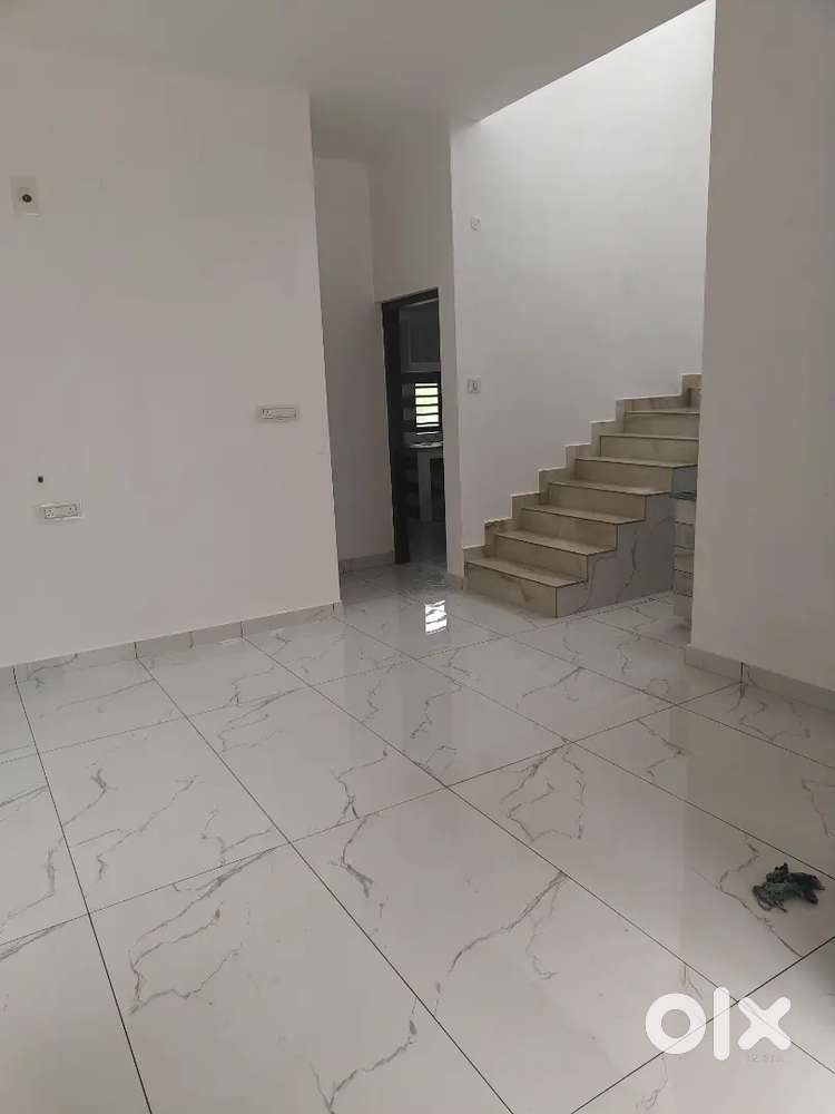 Building for sale Kalamassery: 10-cent land 10 apartments, 8500 sq ft.