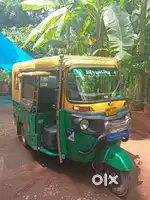 Bajaj maxima cng